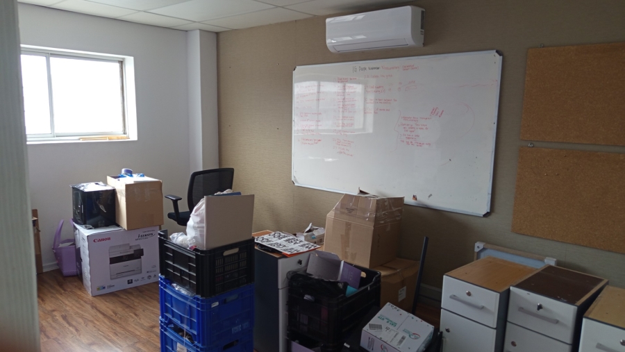 To Let commercial Property for Rent in Maitland Western Cape